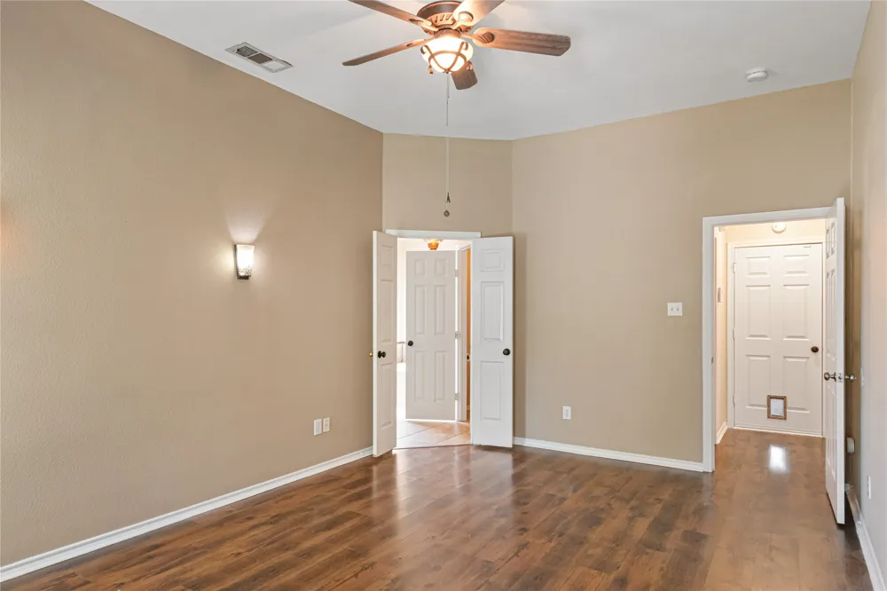 1327 Pegasus Drive Arlington, TX 76013