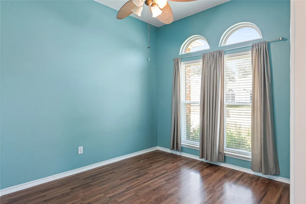 1327 Pegasus Drive Arlington, TX 76013