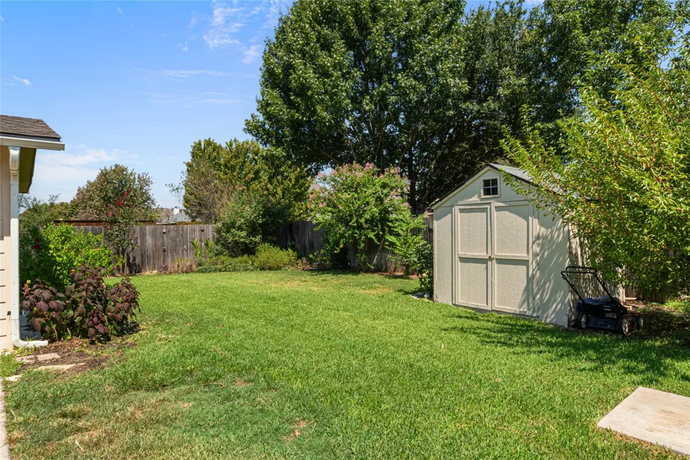 1327 Pegasus Drive Arlington, TX 76013