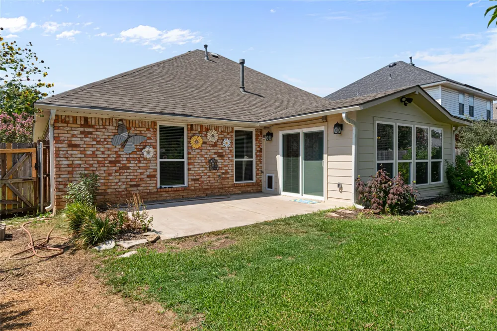 1327 Pegasus Drive Arlington, TX 76013