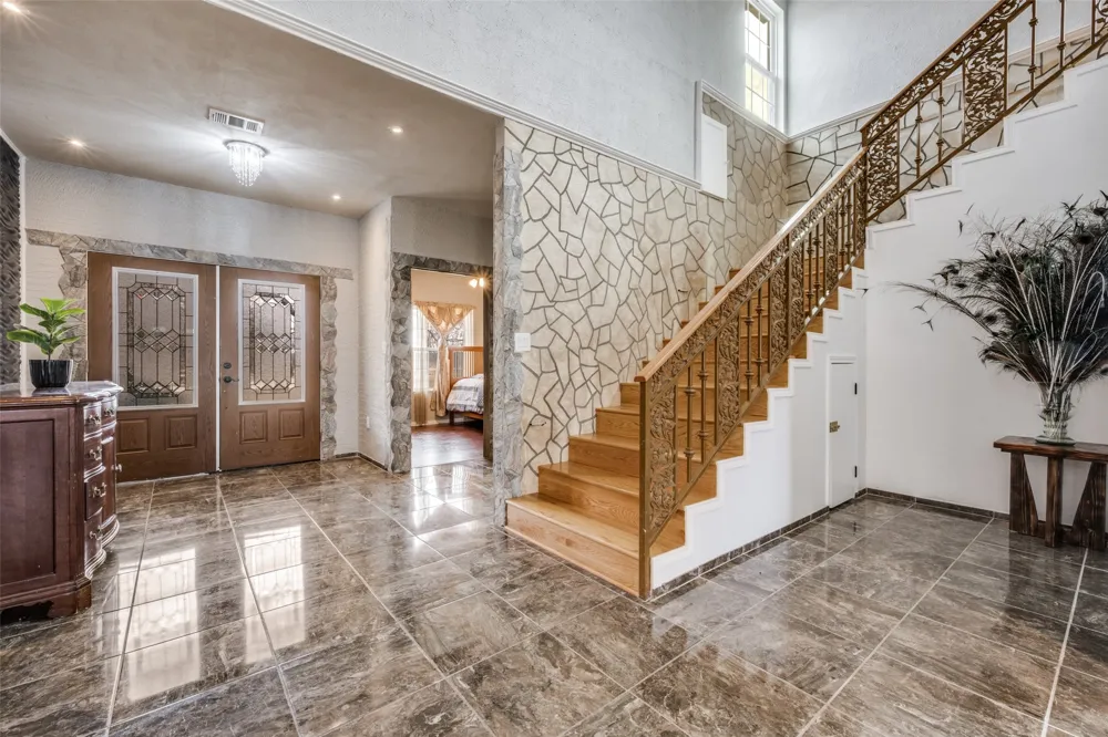 799 County Road 1596 Alvord, TX 76225