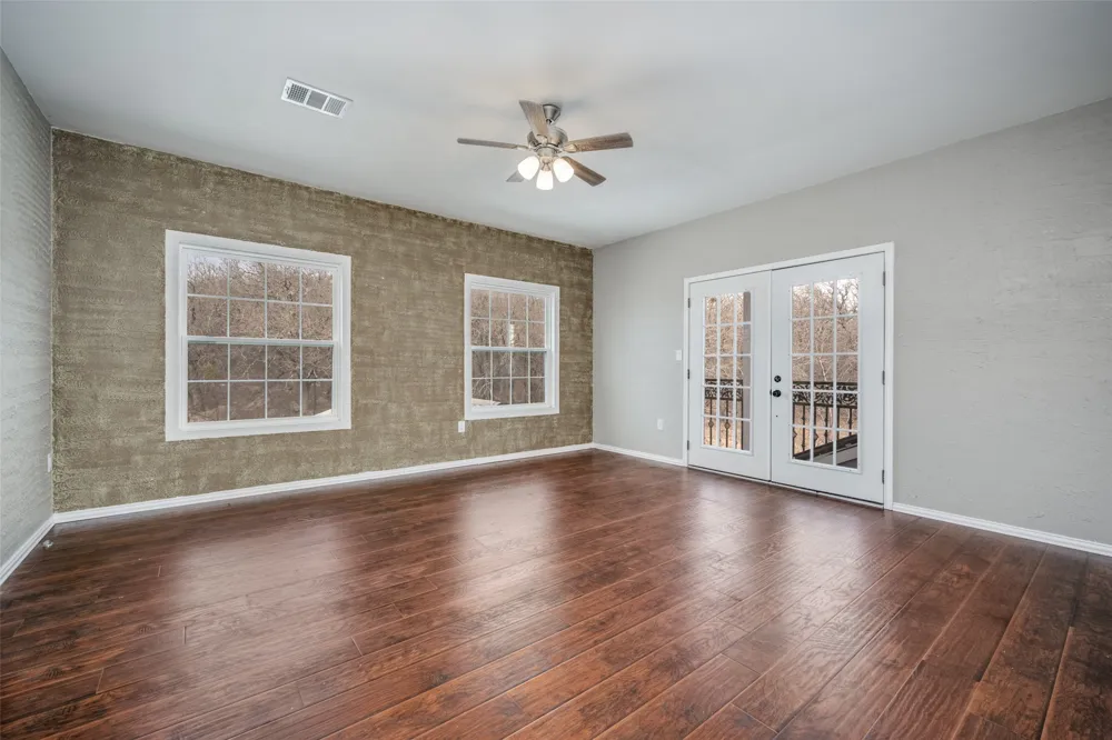 799 County Road 1596 Alvord, TX 76225