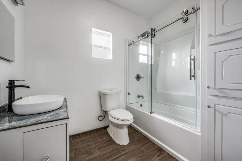 799 County Road 1596 Alvord, TX 76225