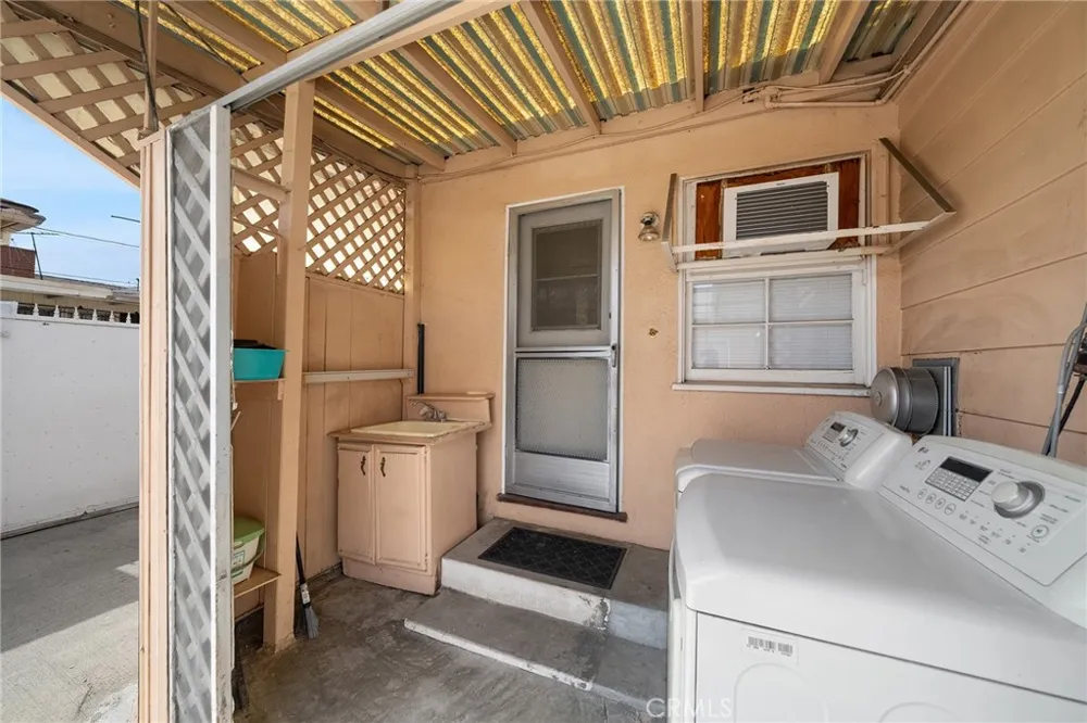9319 Cecilia Downey, CA 90241