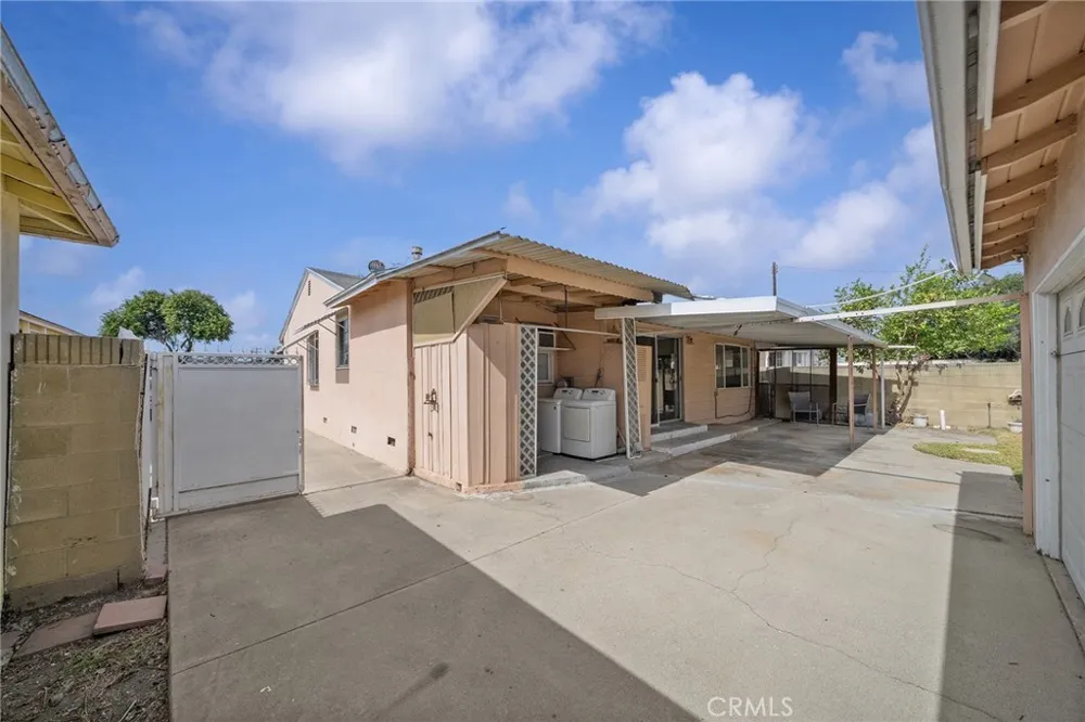 9319 Cecilia Downey, CA 90241