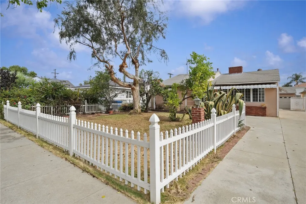 9319 Cecilia Downey, CA 90241