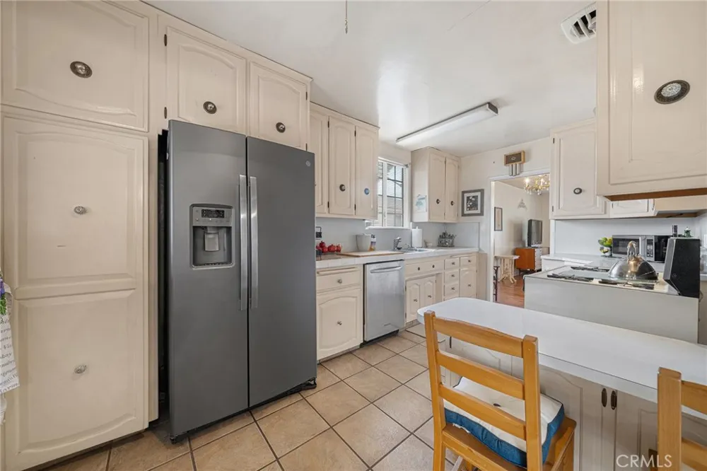 9319 Cecilia Downey, CA 90241