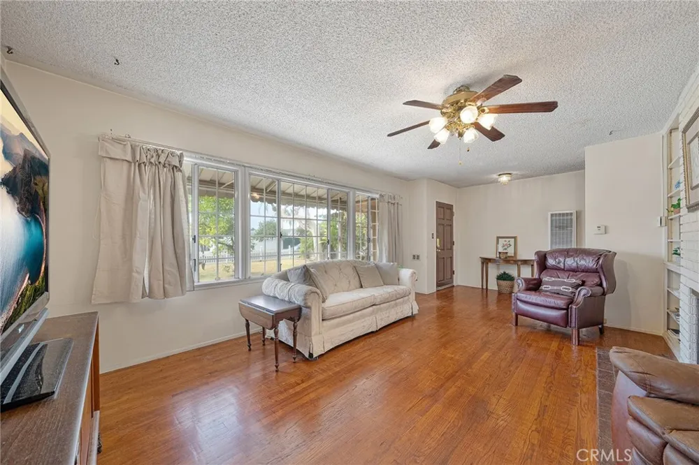 9319 Cecilia Downey, CA 90241