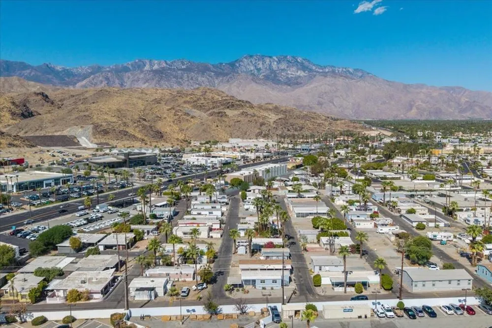 23 Roosevelt Cathedral City, CA 92234