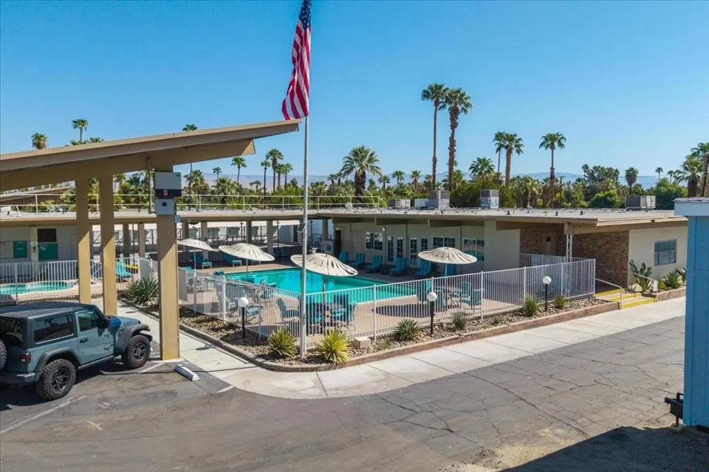 23 Roosevelt Cathedral City, CA 92234