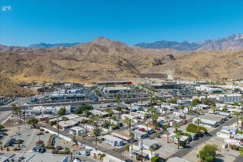 23 Roosevelt Cathedral City, CA 92234