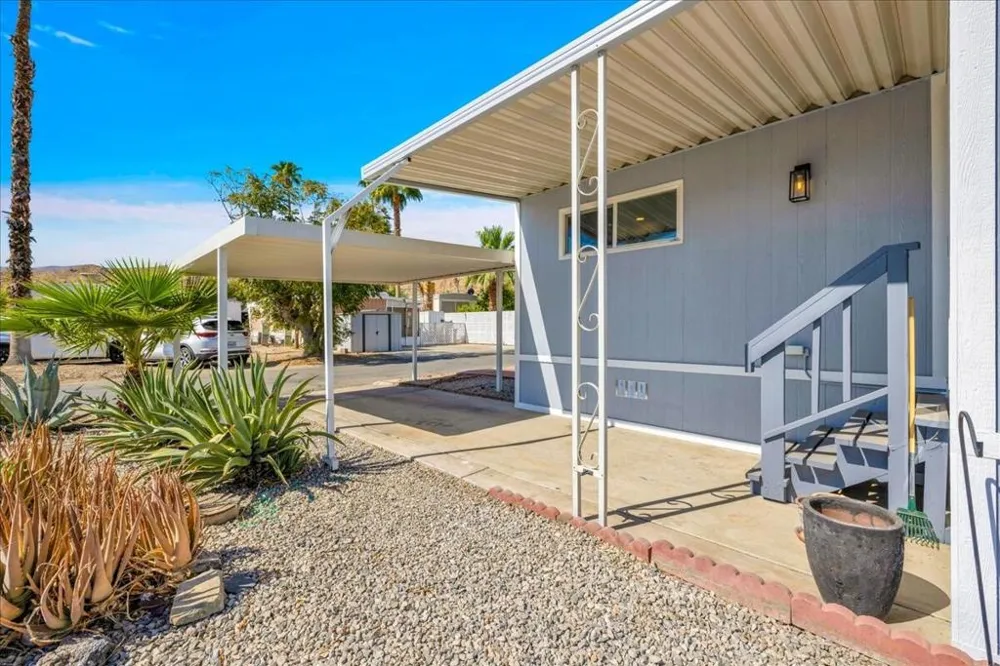 23 Roosevelt Cathedral City, CA 92234