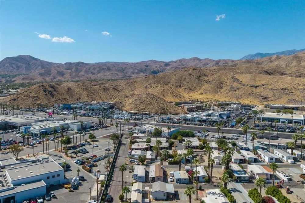 23 Roosevelt Cathedral City, CA 92234