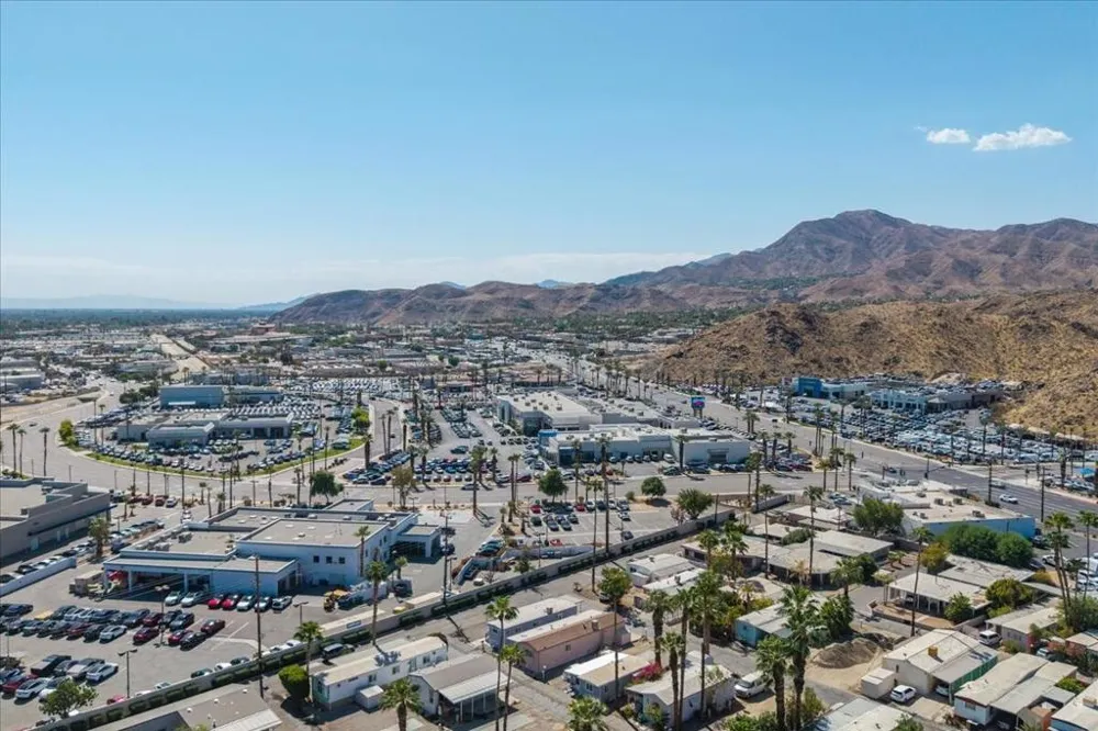23 Roosevelt Cathedral City, CA 92234
