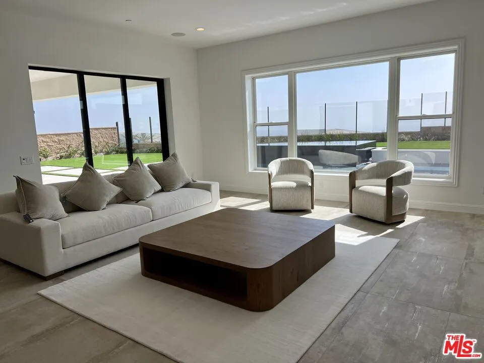 20354 W Marlow Lane Porter Ranch, CA 91326