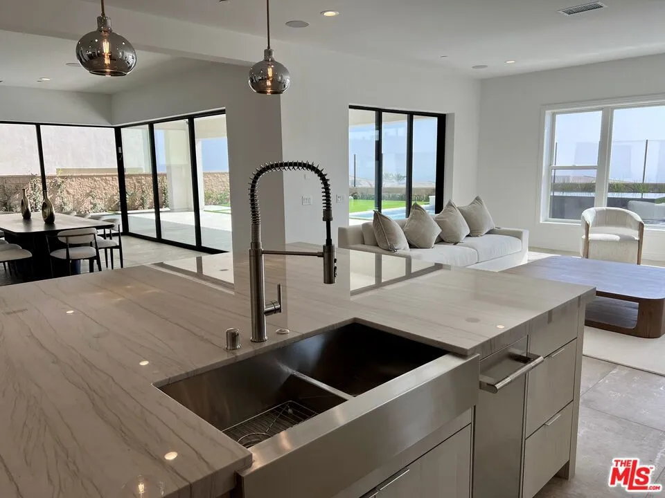 20354 W Marlow Lane Porter Ranch, CA 91326