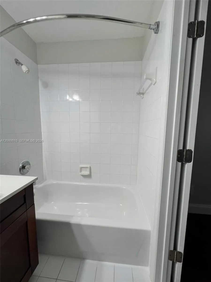 307 SW 120th Ave Pembroke Pines, FL 33025