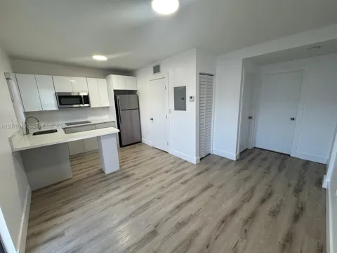 1969 NW 2nd ct #9