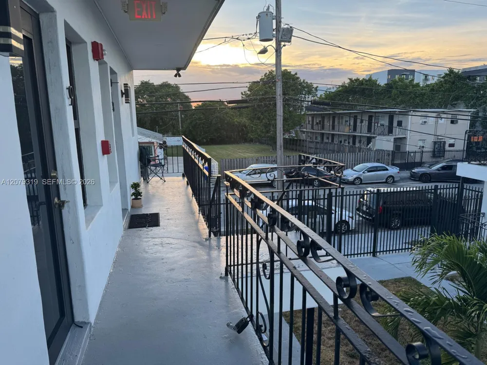 1969 NW 2nd ct #9 Miami, FL 33136