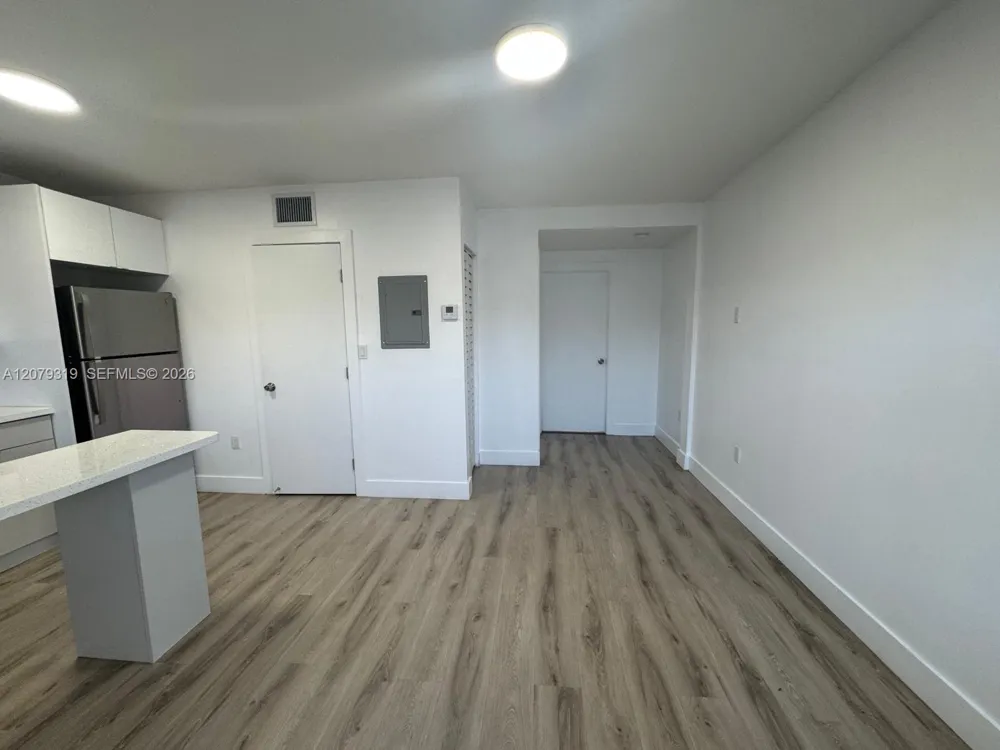 1969 NW 2nd ct #9 Miami, FL 33136