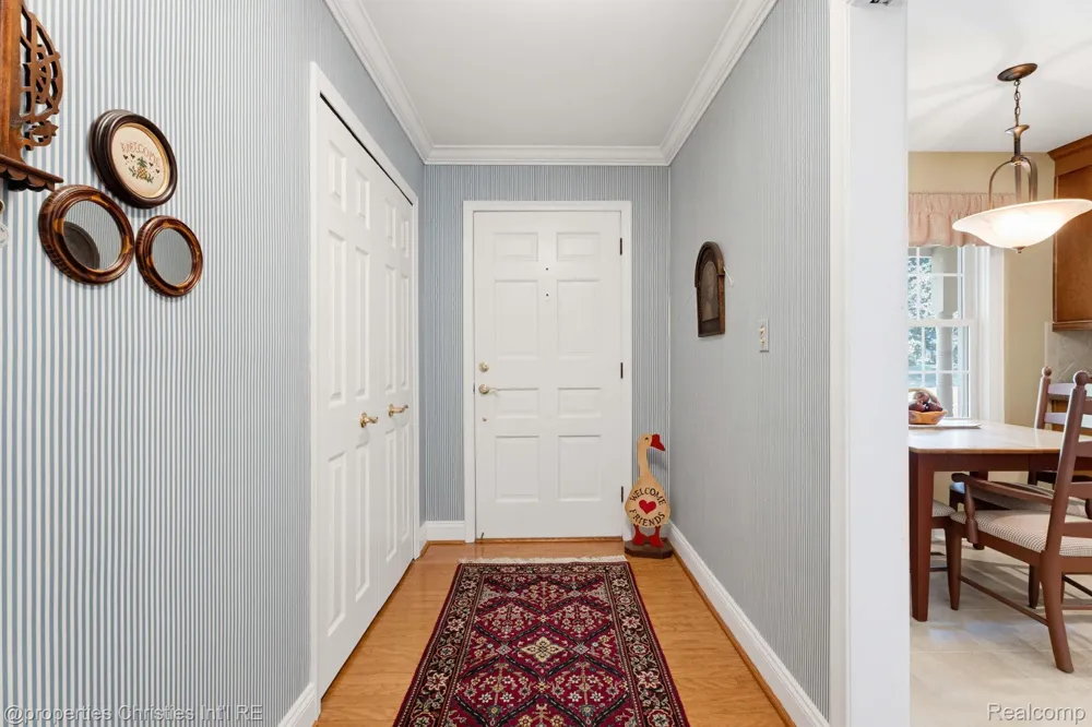 932 S Reading Road Bloomfield Charter Township, MI 48304
