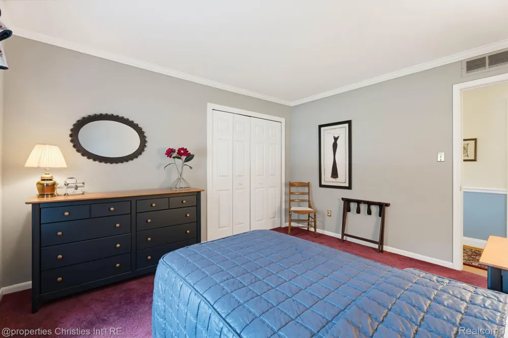 932 S Reading Road Bloomfield Charter Township, MI 48304