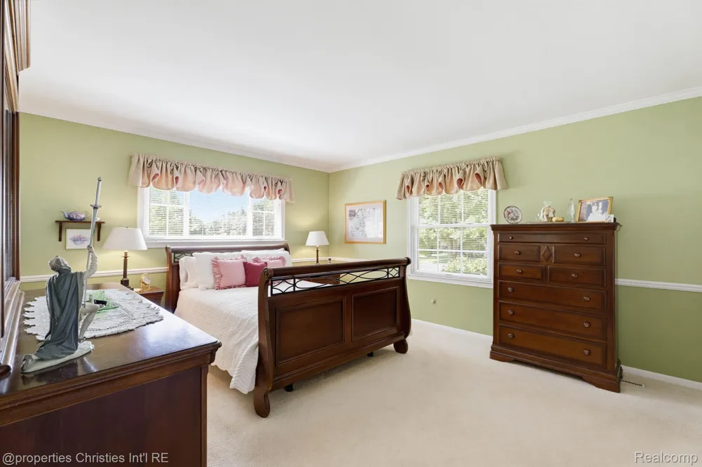 932 S Reading Road Bloomfield Charter Township, MI 48304
