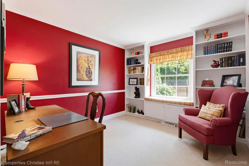 932 S Reading Road Bloomfield Charter Township, MI 48304