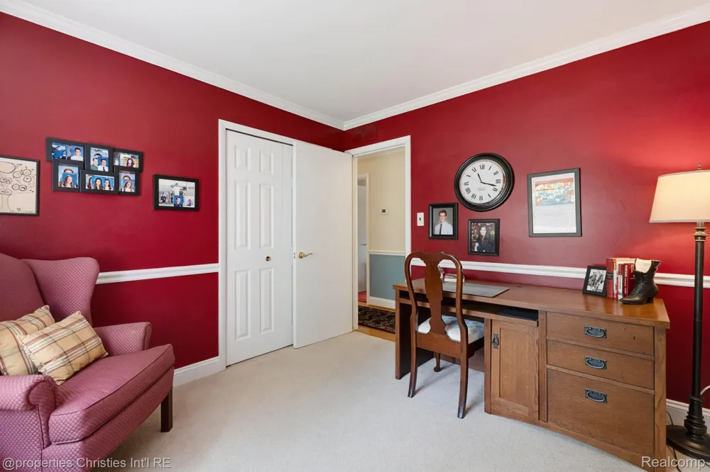 932 S Reading Road Bloomfield Charter Township, MI 48304