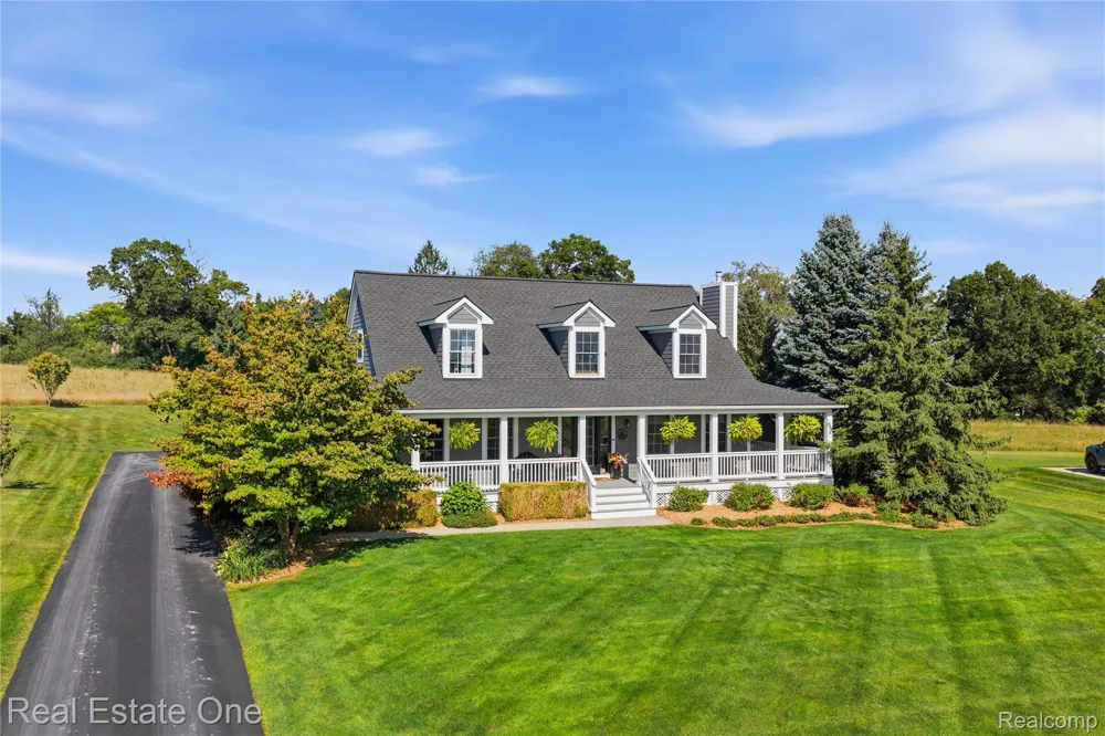 8707 Bridlewood Trail Hartland Township, MI 48843