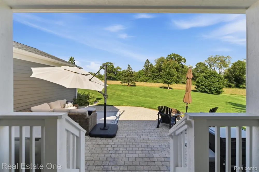 8707 Bridlewood Trail Hartland Township, MI 48843