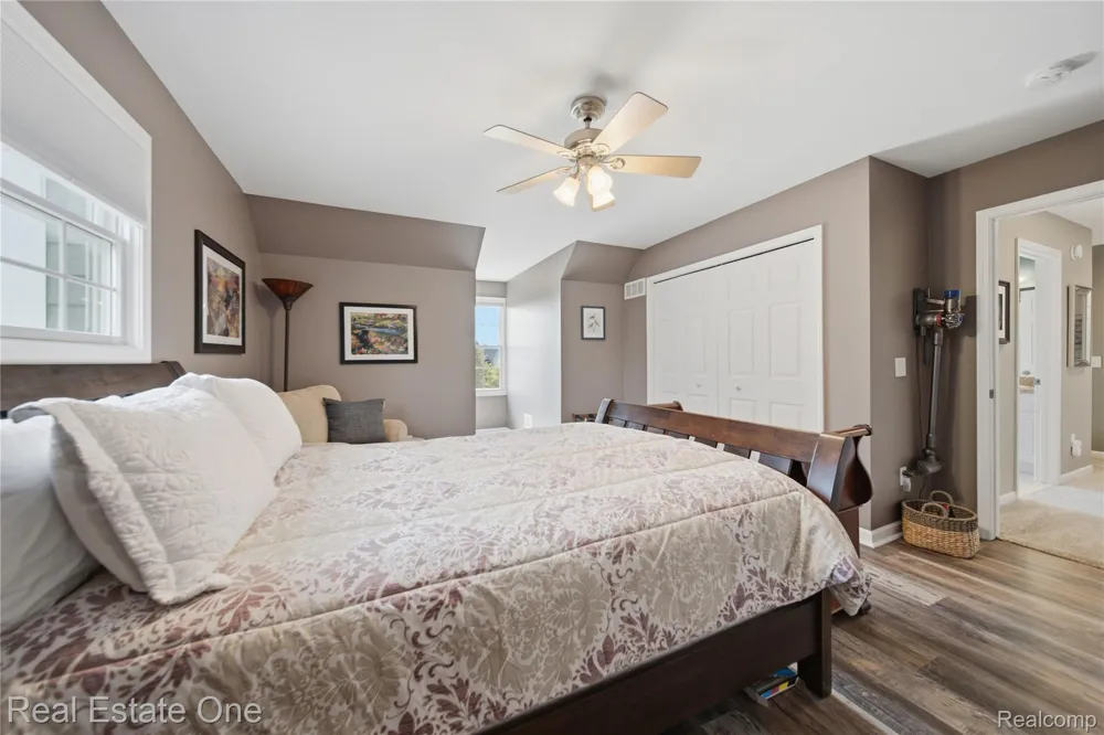 8707 Bridlewood Trail Hartland Township, MI 48843