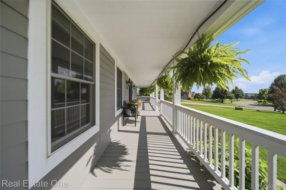 8707 Bridlewood Trail Hartland Township, MI 48843