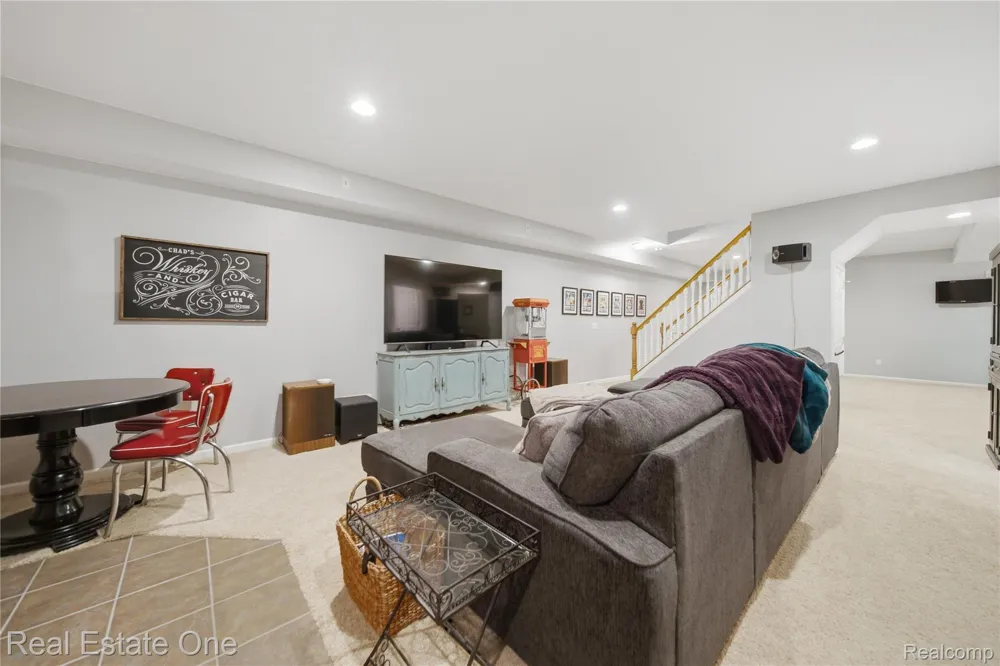 8707 Bridlewood Trail Hartland Township, MI 48843