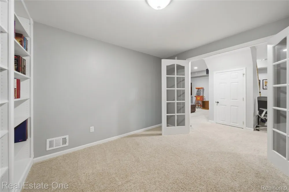8707 Bridlewood Trail Hartland Township, MI 48843