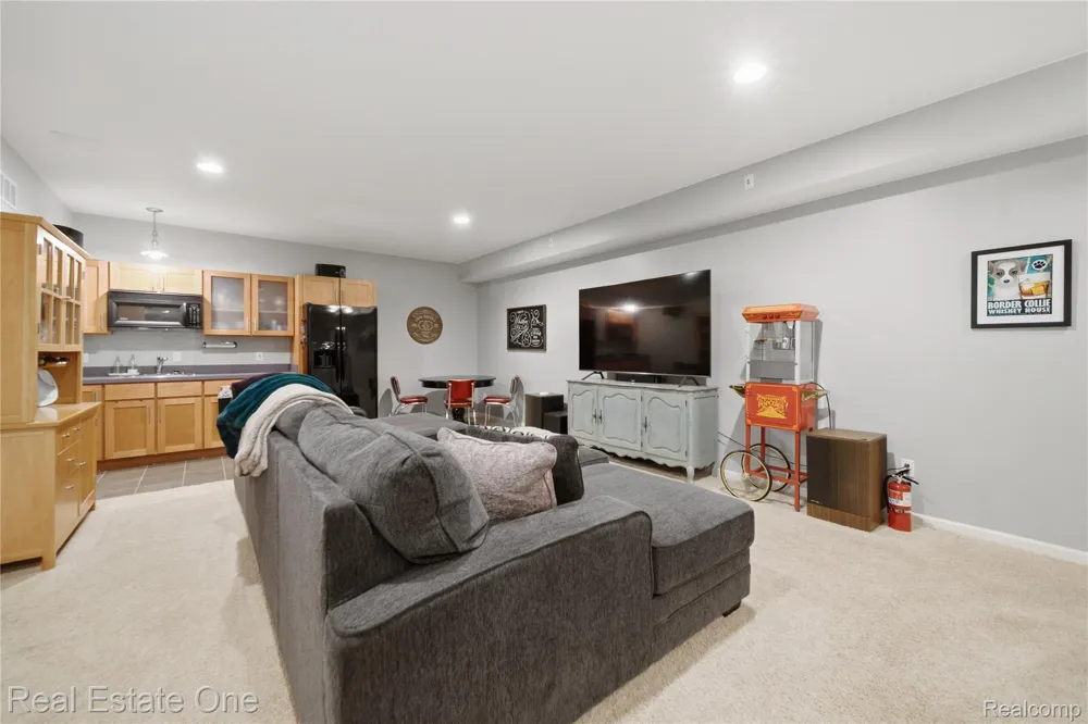8707 Bridlewood Trail Hartland Township, MI 48843