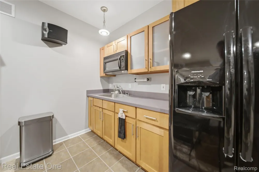 8707 Bridlewood Trail Hartland Township, MI 48843
