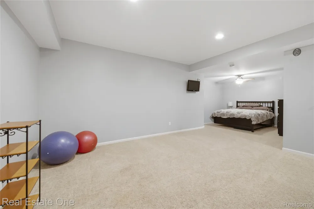 8707 Bridlewood Trail Hartland Township, MI 48843