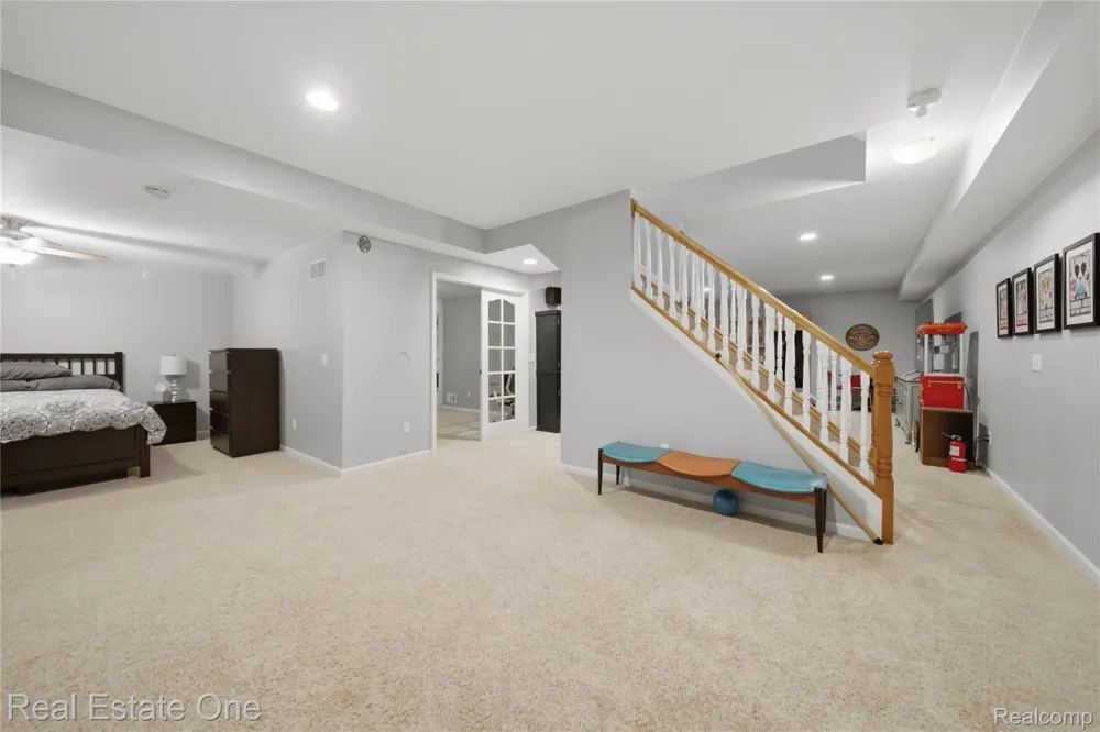 8707 Bridlewood Trail Hartland Township, MI 48843