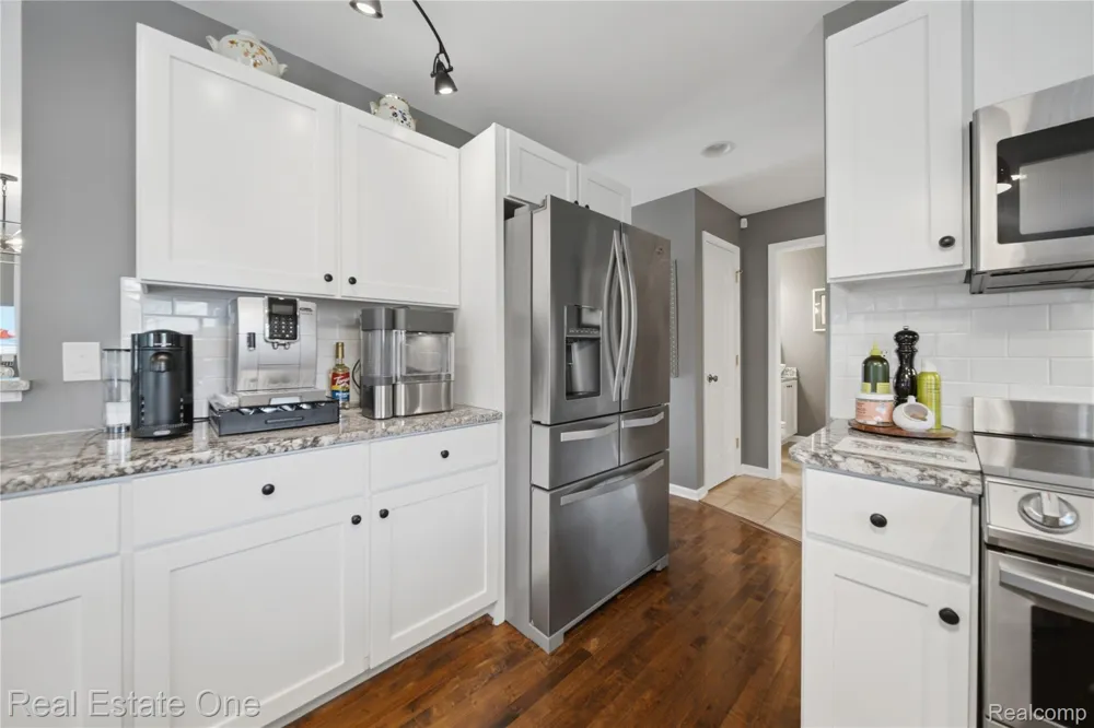 8707 Bridlewood Trail Hartland Township, MI 48843