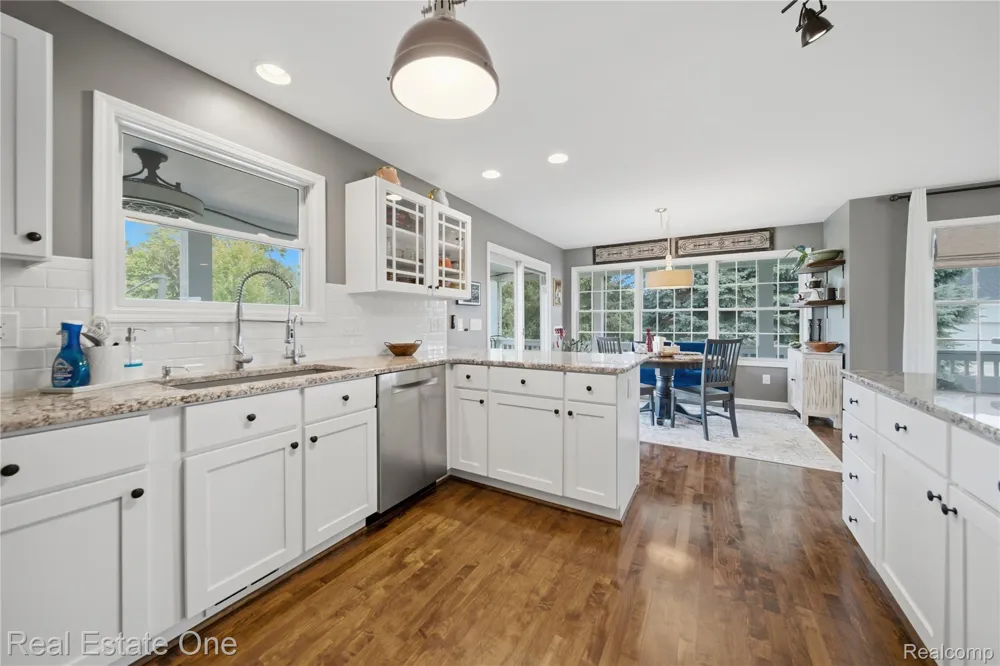 8707 Bridlewood Trail Hartland Township, MI 48843