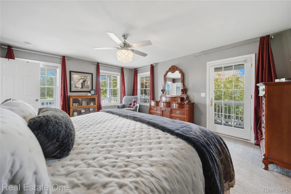 8707 Bridlewood Trail Hartland Township, MI 48843