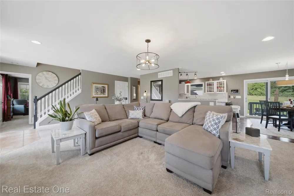 8707 Bridlewood Trail Hartland Township, MI 48843