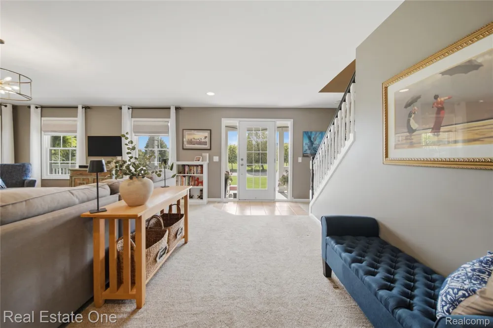 8707 Bridlewood Trail Hartland Township, MI 48843