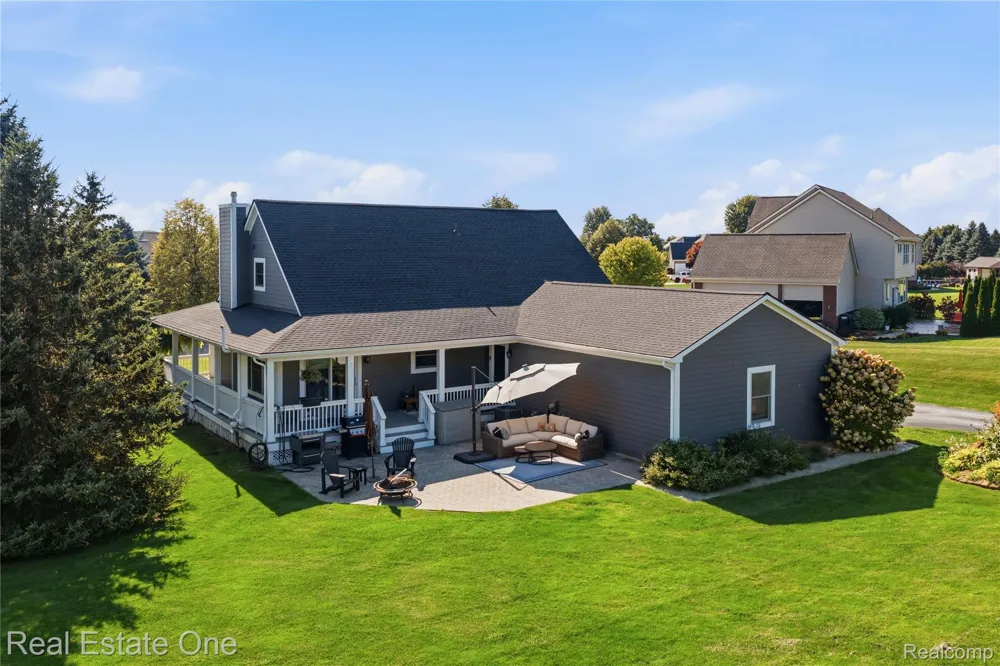 8707 Bridlewood Trail Hartland Township, MI 48843
