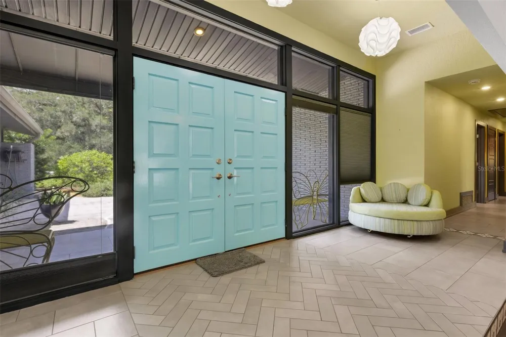 2634 COLLINS AVENUE Lakeland, FL 33803