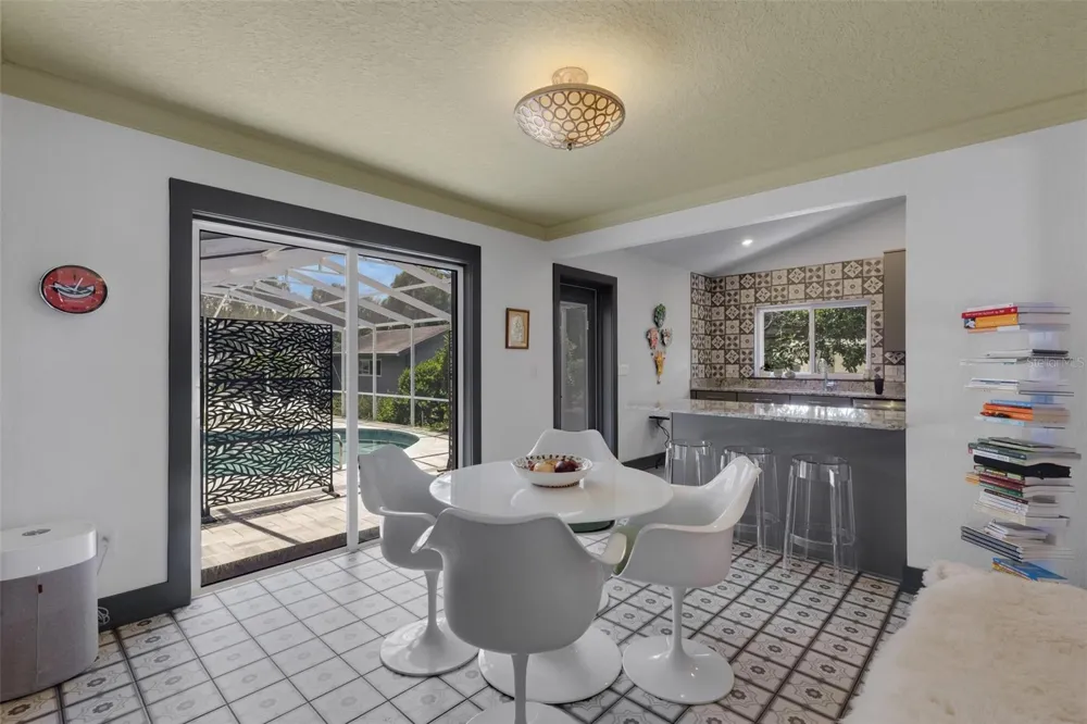 2634 COLLINS AVENUE Lakeland, FL 33803