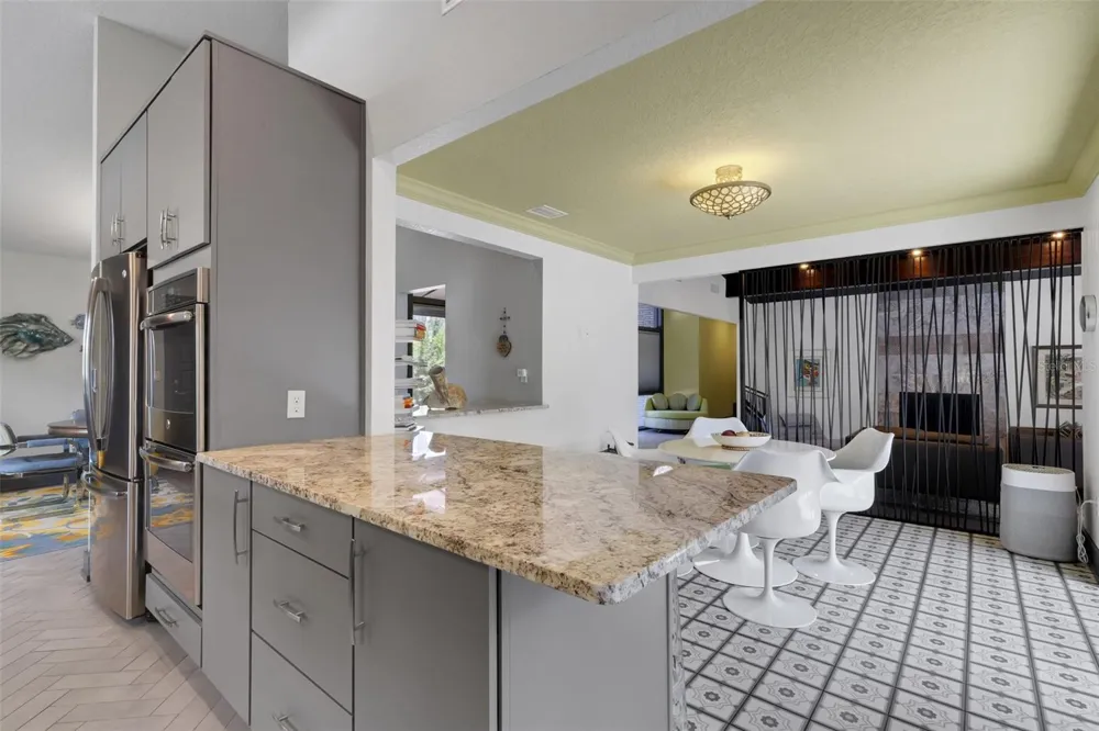 2634 COLLINS AVENUE Lakeland, FL 33803