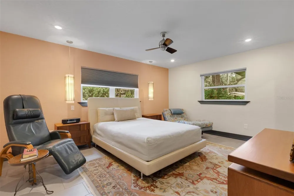 2634 COLLINS AVENUE Lakeland, FL 33803