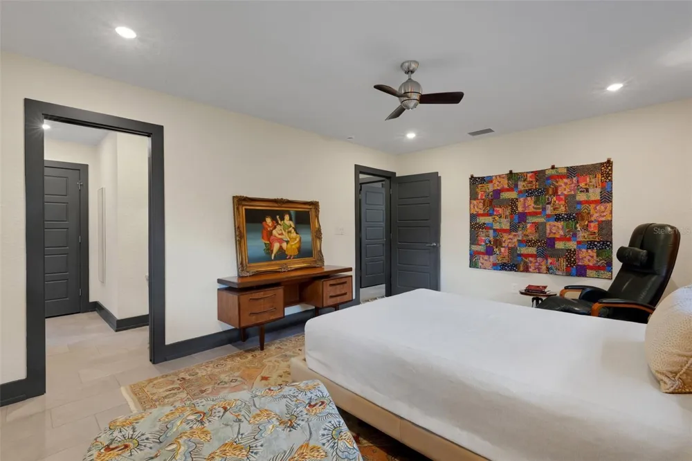2634 COLLINS AVENUE Lakeland, FL 33803
